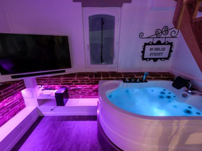 L'Antre Vue - Jacuzzi Au Chateau Belberaud Exterior foto